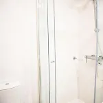 Stunning 2 Bedroom 500m To *