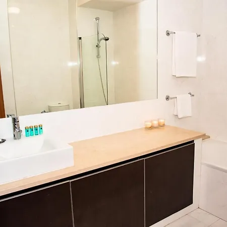 Apartman Stunning 2 Bedroom 500m To Luz