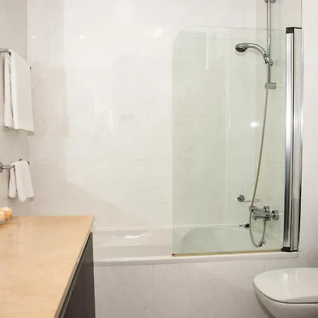 Apartman Stunning 2 Bedroom 500m To Luz