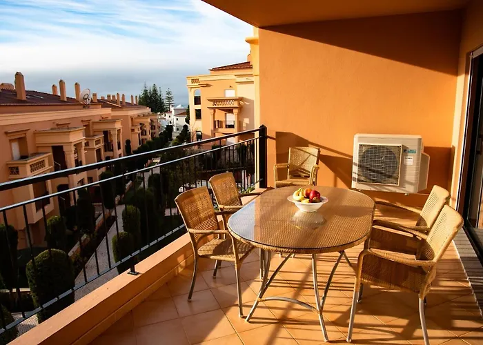Stunning 2 Bedroom 500m To *