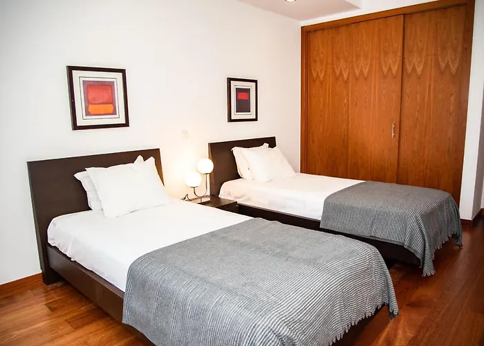 Apartment Stunning 2 Bedroom 500m To