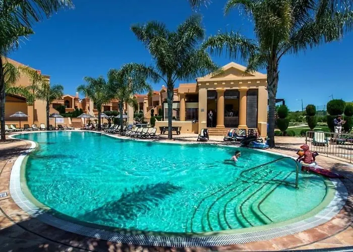 Apartment Stunning 2 Bedroom 500m To *