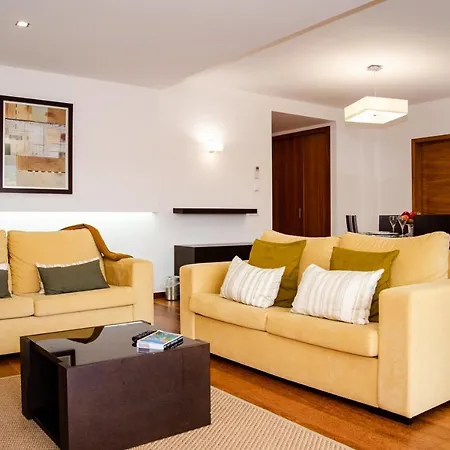 Stunning 2 Bedroom 500m To Daire *